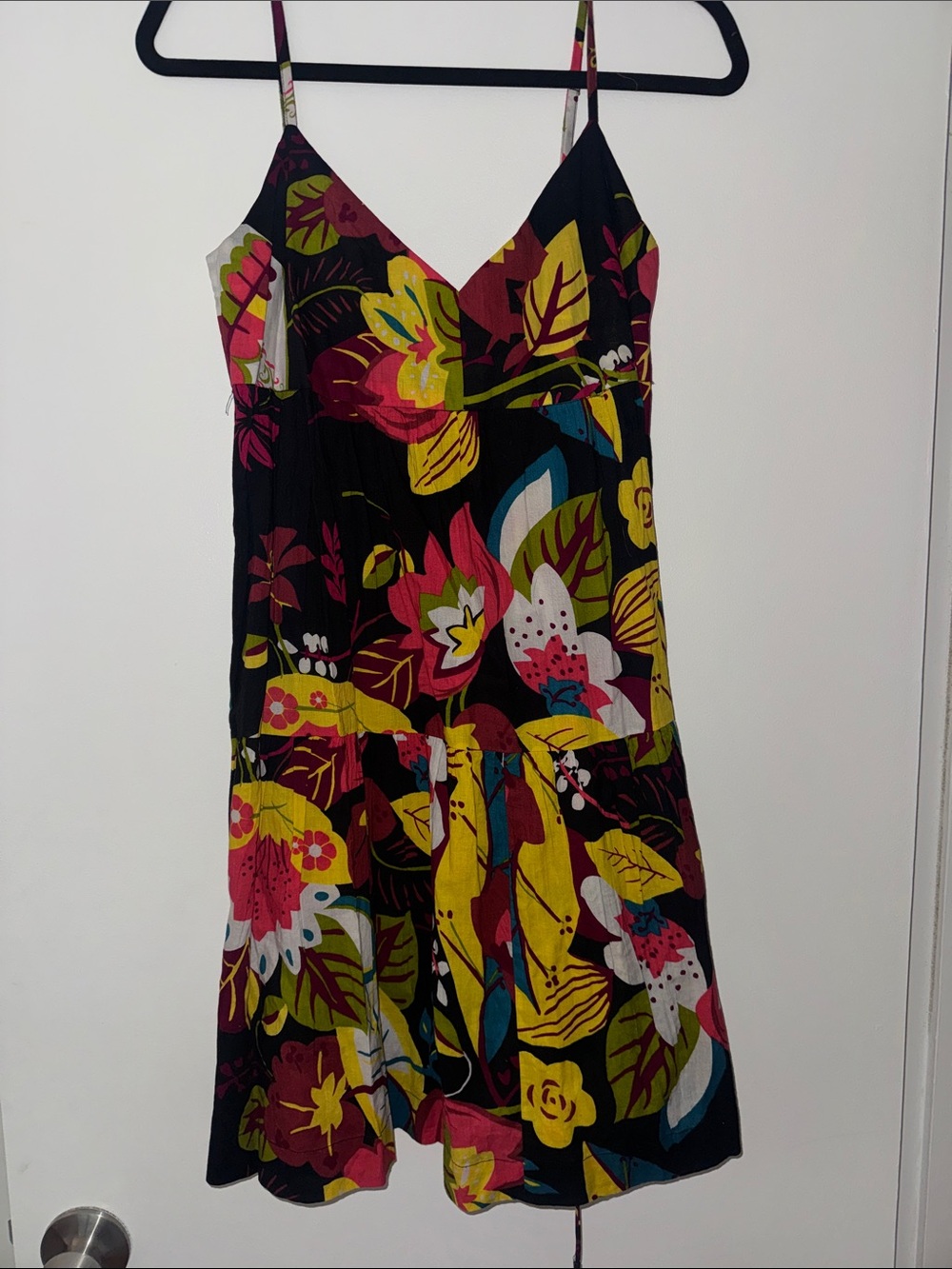 NWT Sleeveless Floral V-Neck Sundress in Black with Multicolor Print